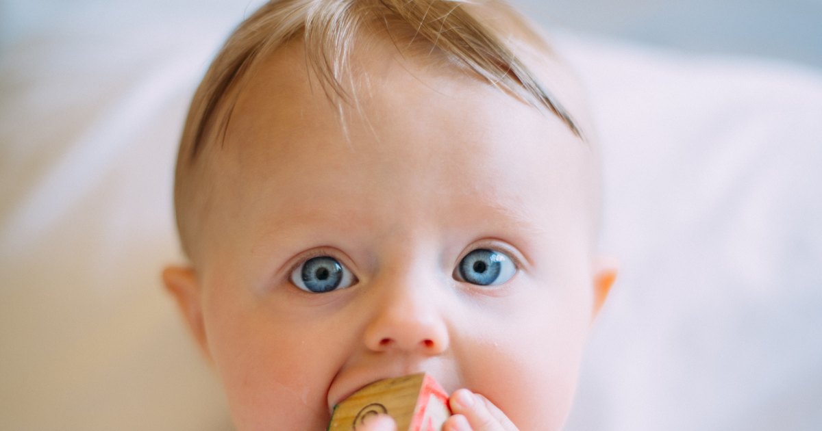 Взгляд младенца: почему у маленьких детей меняется цвет глаз