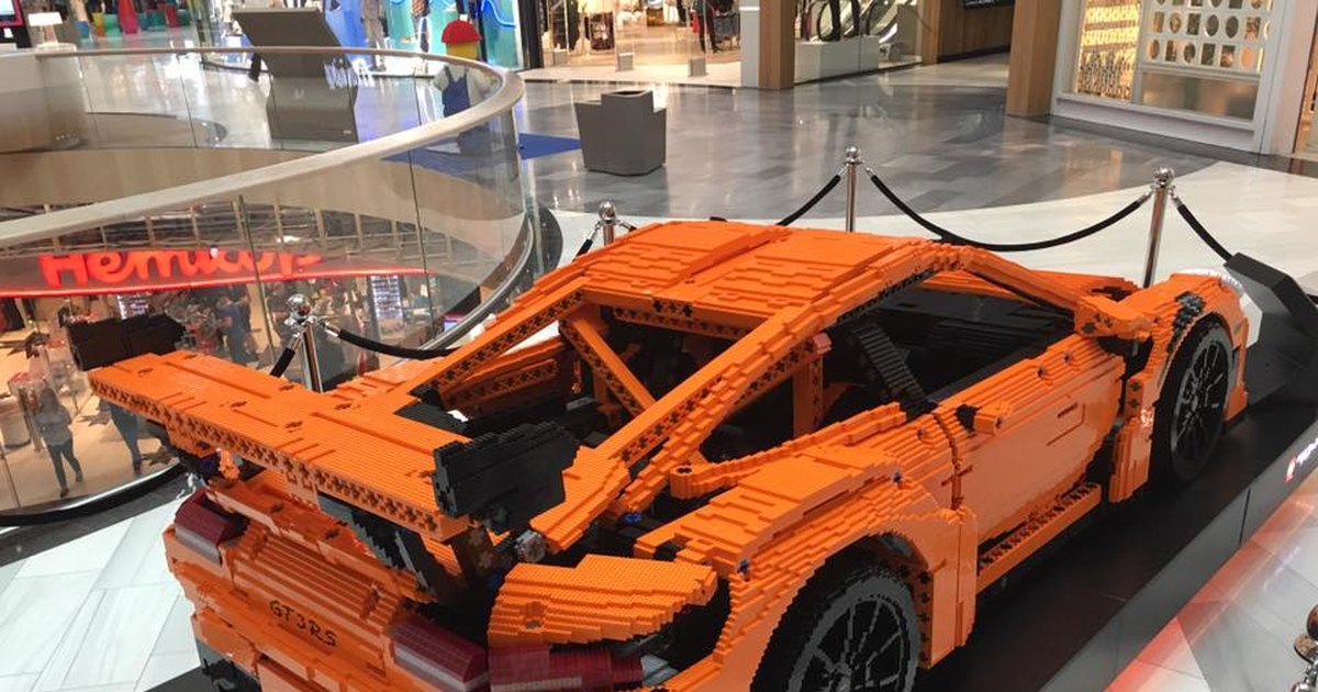 От машины до самолета: 7 невероятных полноразмерных конструкций из LEGO, созданных настоящими умельцами