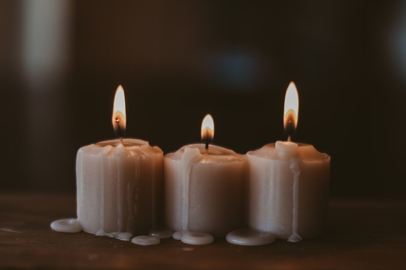 Что делать со старыми свечами: 7 лучших применений воска в быту