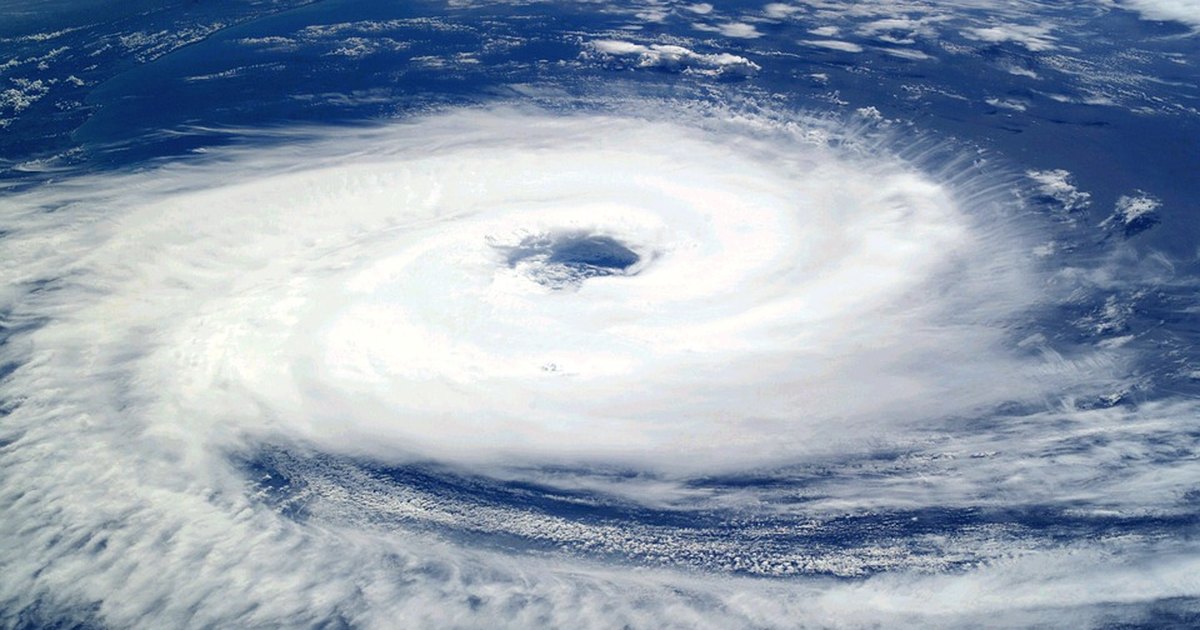 Лучше с ней не шутить: почему у ученых принято называть ураганы женскими именами