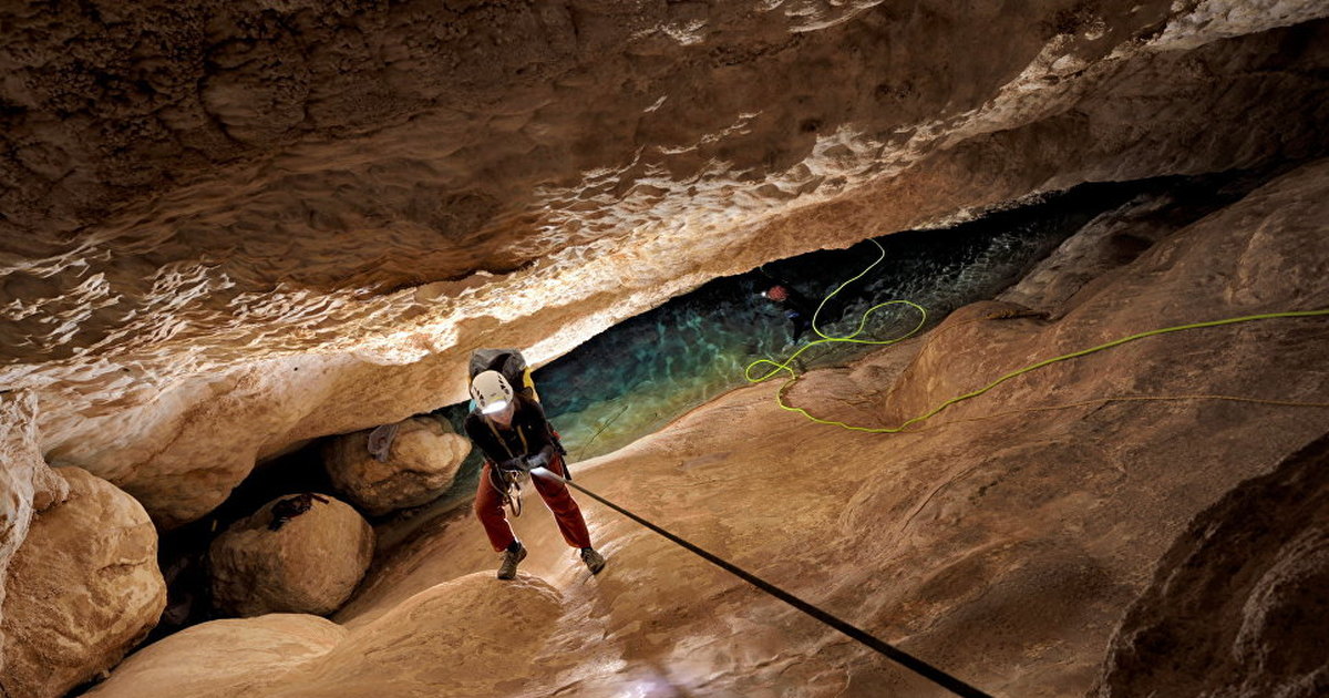 Яма Дьявола: история о том, как климатологи залезли в жуткую пещеру